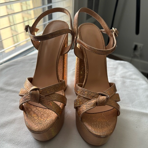 Beautiful straps sexy platform hills, ready for holiday - Picture 2 of 12